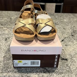 Bandolino heeled sandals NWT Size 8M